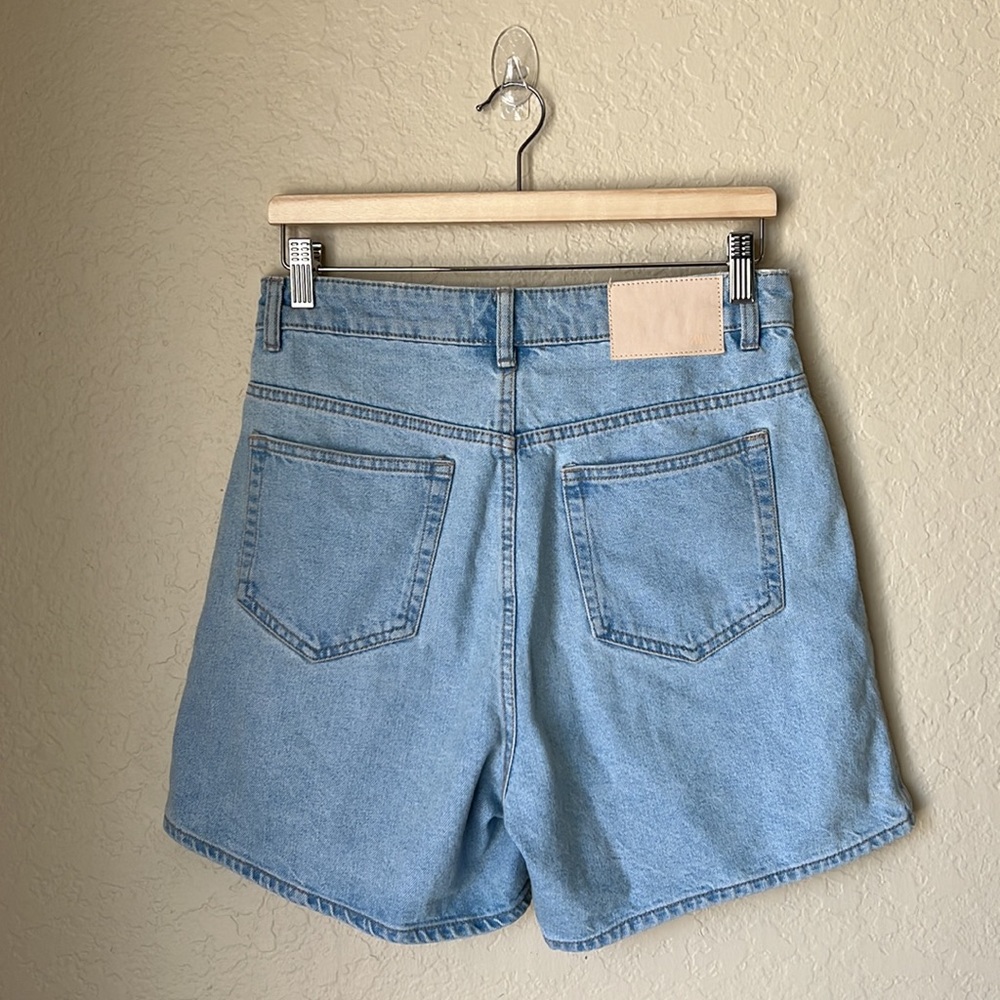 Zara light wash high rise mom shorts - Picture 8 of 8